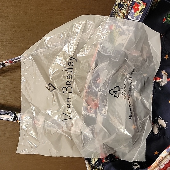 Vera Bradley Small Vera Tote. “ Snow Globes” NWT - Picture 8 of 10